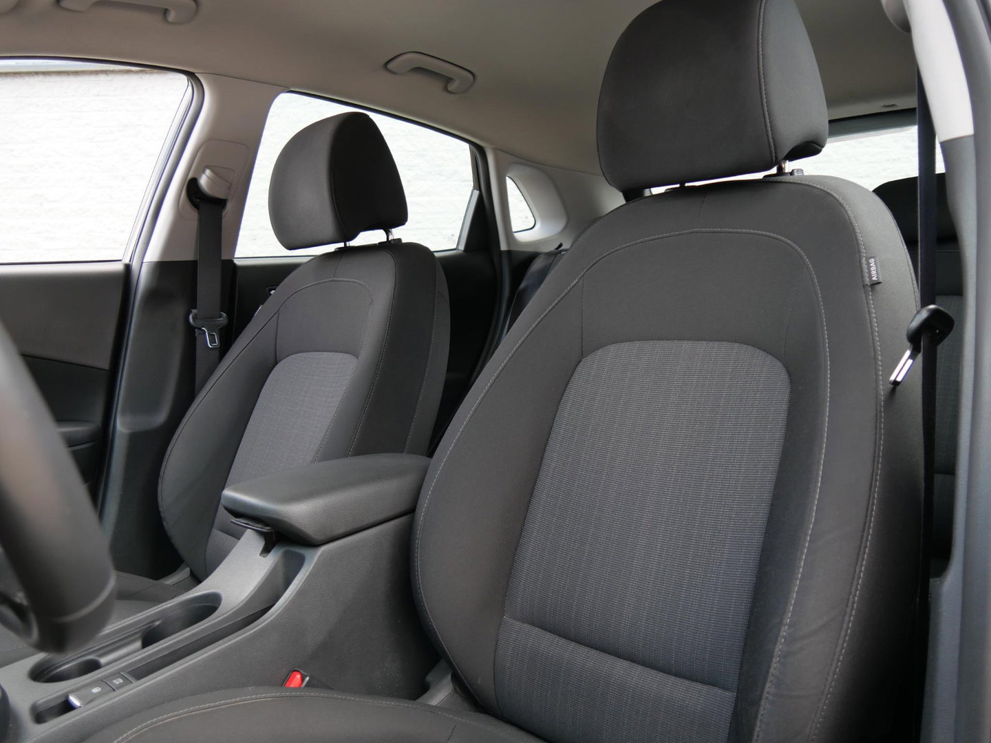 Hyundai KONA 1.6GDi HEV COMFORT SMART/ TREKHAAK/ NIEUW MODEL/ NL-AUTO 1STE EIGENAAR