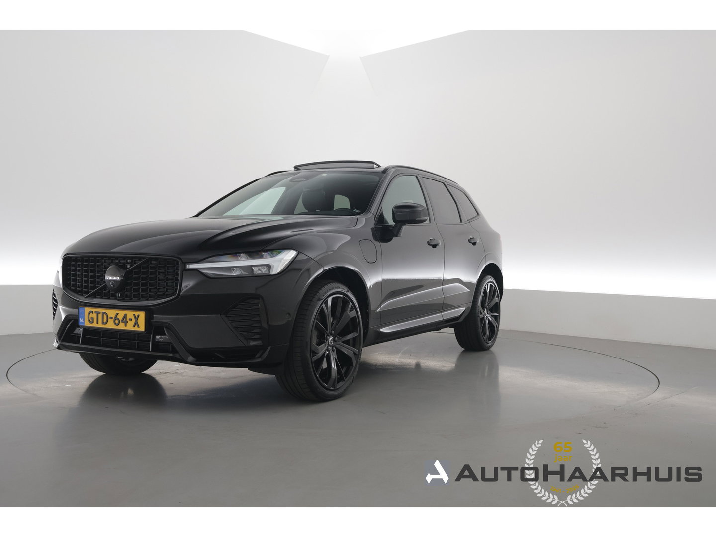 Volvo XC60 2.0 T6 Plug-in hybrid AWD Ultimate Black Edition | Rijklaar!! | Pano | Adapt. Cruise | Memory | Stoel- Stuurverw. | 360cam | Keyless