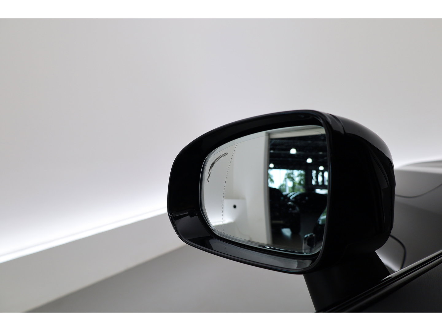 Volvo XC60 2.0 T6 Plug-in hybrid AWD Ultimate Black Edition | Rijklaar!! | Pano | Adapt. Cruise | Memory | Stoel- Stuurverw. | 360cam | Keyless