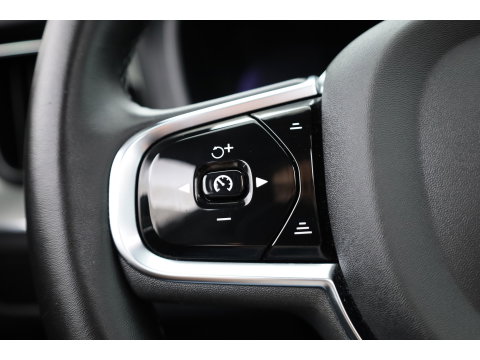 Volvo XC60 2.0 T6 Plug-in hybrid AWD Ultimate Black Edition | Rijklaar!! | Pano | Adapt. Cruise | Memory | Stoel- Stuurverw. | 360cam | Keyless