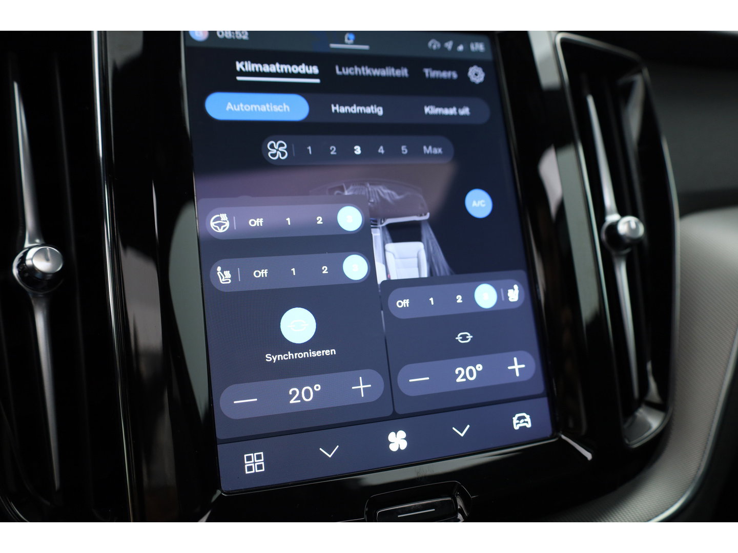 Volvo XC60 2.0 T6 Plug-in hybrid AWD Ultimate Black Edition | Rijklaar!! | Pano | Adapt. Cruise | Memory | Stoel- Stuurverw. | 360cam | Keyless