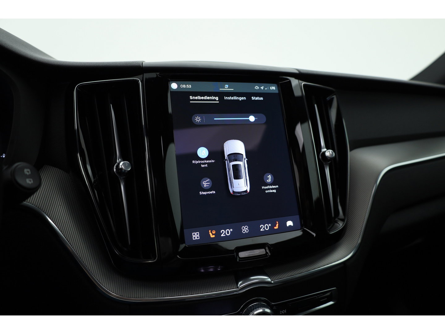 Volvo XC60 2.0 T6 Plug-in hybrid AWD Ultimate Black Edition | Rijklaar!! | Pano | Adapt. Cruise | Memory | Stoel- Stuurverw. | 360cam | Keyless
