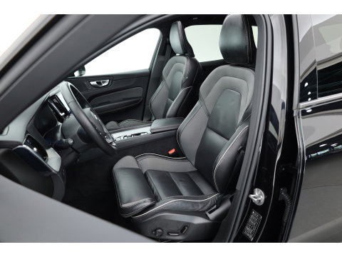 Volvo XC60 2.0 T6 Plug-in hybrid AWD Ultimate Black Edition | Rijklaar!! | Pano | Adapt. Cruise | Memory | Stoel- Stuurverw. | 360cam | Keyless