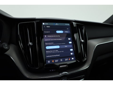 Volvo XC60 2.0 T6 Plug-in hybrid AWD Ultimate Black Edition | Rijklaar!! | Pano | Adapt. Cruise | Memory | Stoel- Stuurverw. | 360cam | Keyless