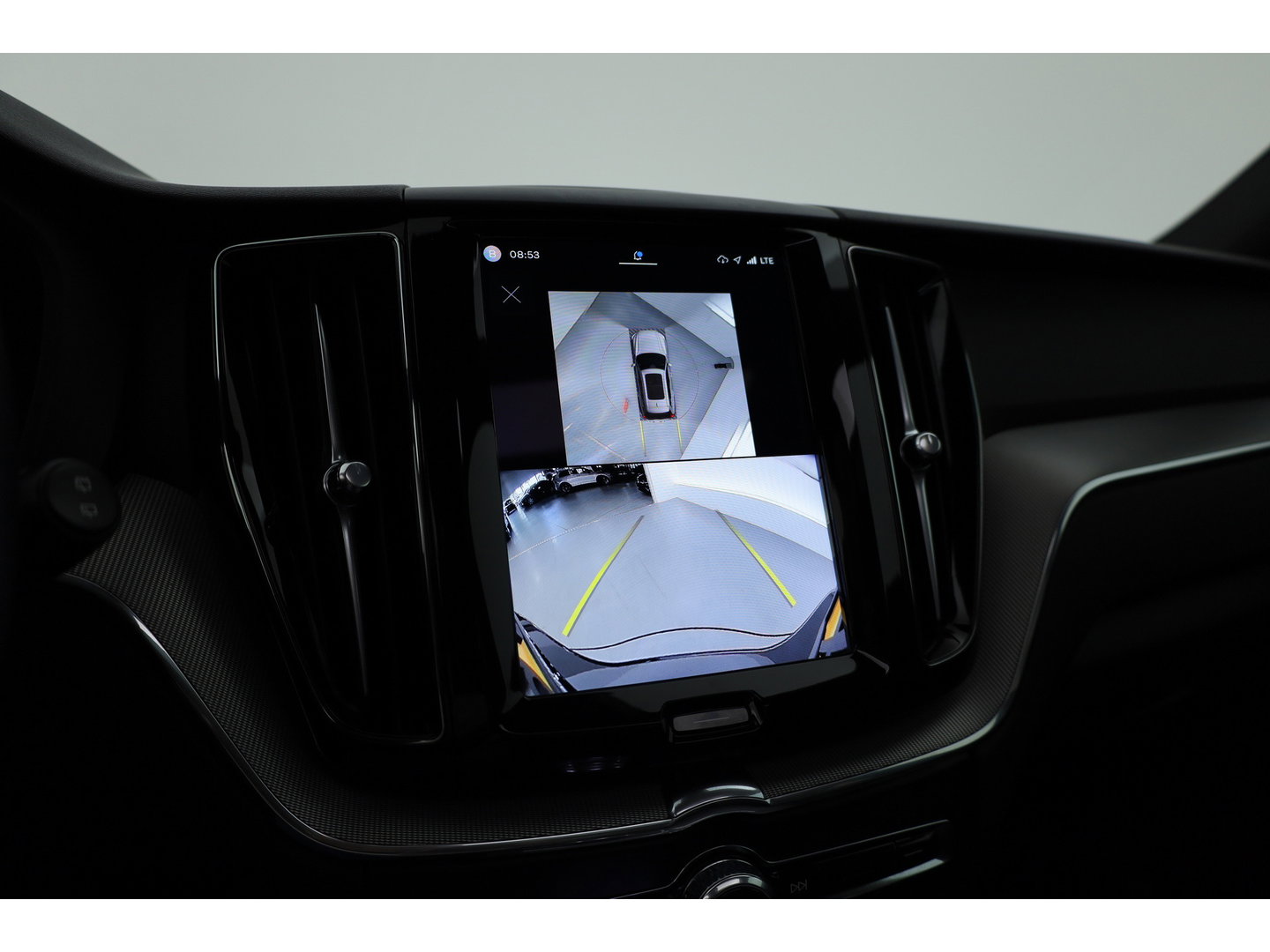 Volvo XC60 2.0 T6 Plug-in hybrid AWD Ultimate Black Edition | Rijklaar!! | Pano | Adapt. Cruise | Memory | Stoel- Stuurverw. | 360cam | Keyless