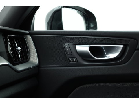 Volvo XC60 2.0 T6 Plug-in hybrid AWD Ultimate Black Edition | Rijklaar!! | Pano | Adapt. Cruise | Memory | Stoel- Stuurverw. | 360cam | Keyless