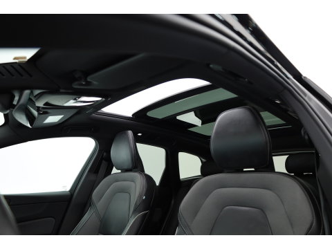 Volvo XC60 2.0 T6 Plug-in hybrid AWD Ultimate Black Edition | Rijklaar!! | Pano | Adapt. Cruise | Memory | Stoel- Stuurverw. | 360cam | Keyless