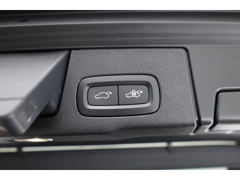Volvo XC60 2.0 T6 Plug-in hybrid AWD Ultimate Black Edition | Rijklaar!! | Pano | Adapt. Cruise | Memory | Stoel- Stuurverw. | 360cam | Keyless