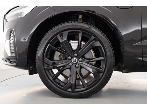 Volvo XC60 2.0 T6 Plug-in hybrid AWD Ultimate Black Edition | Rijklaar!! | Pano | Adapt. Cruise | Memory | Stoel- Stuurverw. | 360cam | Keyless