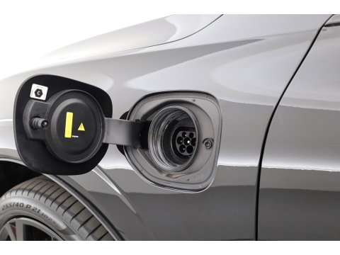 Volvo XC60 2.0 T6 Plug-in hybrid AWD Ultimate Black Edition | Rijklaar!! | Pano | Adapt. Cruise | Memory | Stoel- Stuurverw. | 360cam | Keyless