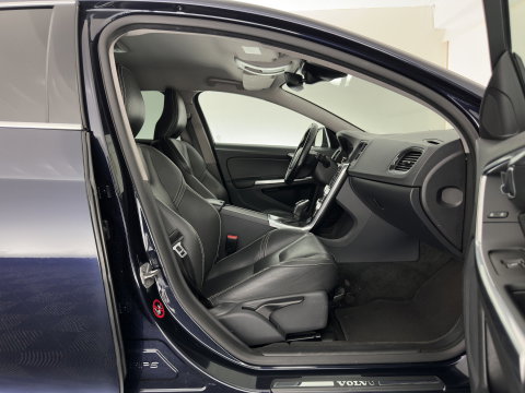 Volvo V60 2.4 D6 Twin Engine Summum Aut. *LEATHER | XENON | MEMORY-PACK | HEATED-COMFORTSEATS | NAVI-FULLMAP | PRIVACY-GLASS | ECC | PDC | CRUISE | 19''ALU | TOWBAR*