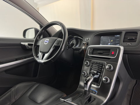 Volvo V60 2.4 D6 Twin Engine Summum Aut. *LEATHER | XENON | MEMORY-PACK | HEATED-COMFORTSEATS | NAVI-FULLMAP | PRIVACY-GLASS | ECC | PDC | CRUISE | 19''ALU | TOWBAR*