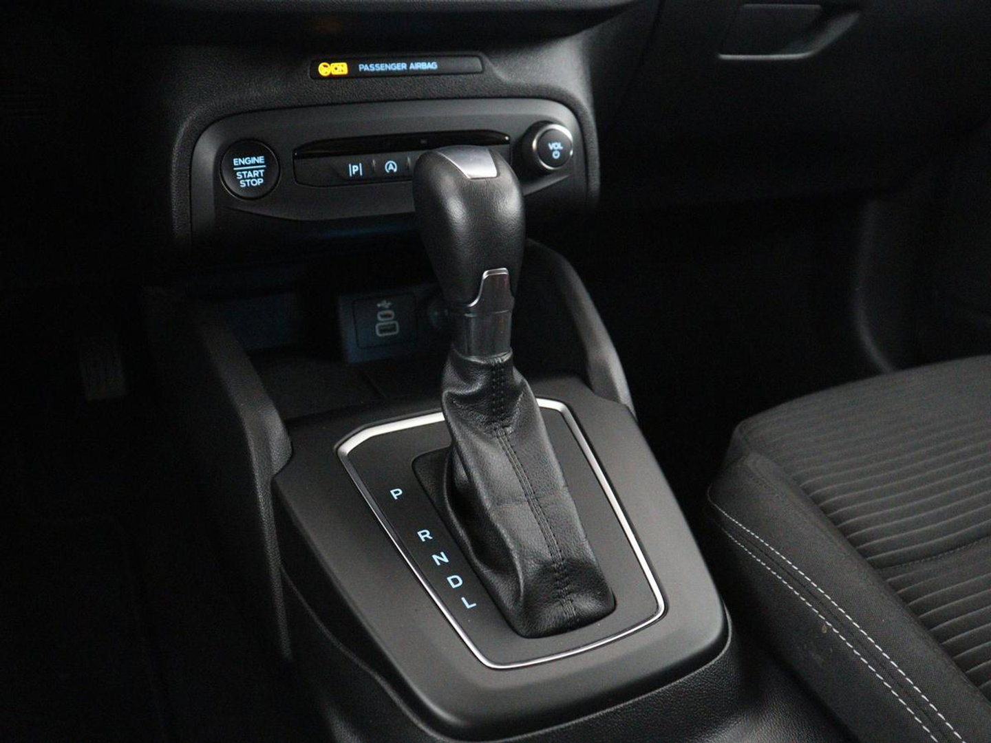 Ford Focus Wagon 1.0 EcoBoost Hybrid Titanium | Cruise control | Lane assist | Navigatie | Carplay | Park assist | Climate control
