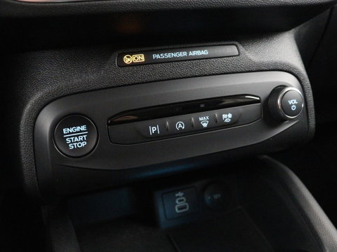 Ford Focus Wagon 1.0 EcoBoost Hybrid Titanium | Cruise control | Lane assist | Navigatie | Carplay | Park assist | Climate control