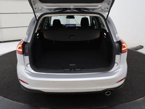 Ford Focus Wagon 1.0 EcoBoost Hybrid Titanium | Cruise control | Lane assist | Navigatie | Carplay | Park assist | Climate control