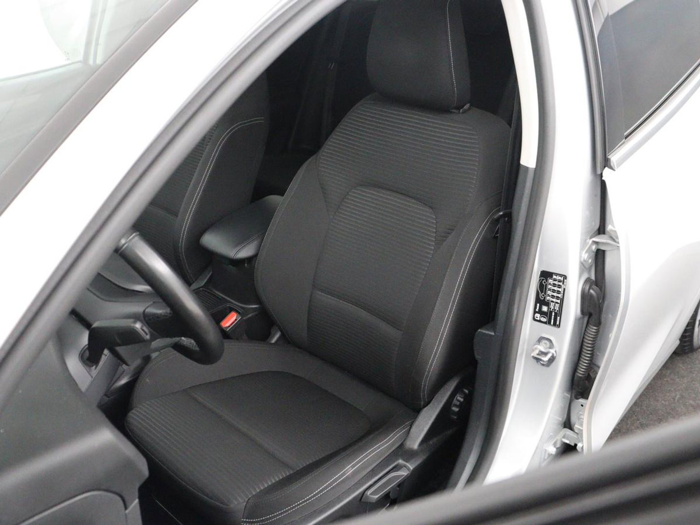 Ford Focus Wagon 1.0 EcoBoost Hybrid Titanium | Cruise control | Lane assist | Navigatie | Carplay | Park assist | Climate control