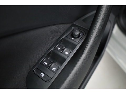 Škoda Scala 1.0 TSI Sport Business | Rijklaar!! | Dig. Cockpit | Adapt. Cruise | Camera | All Season | Apple CarPlay |