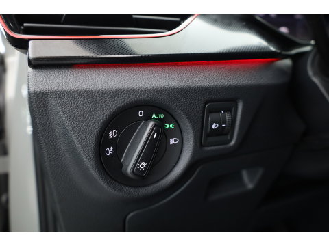 Škoda Scala 1.0 TSI Sport Business | Rijklaar!! | Dig. Cockpit | Adapt. Cruise | Camera | All Season | Apple CarPlay |