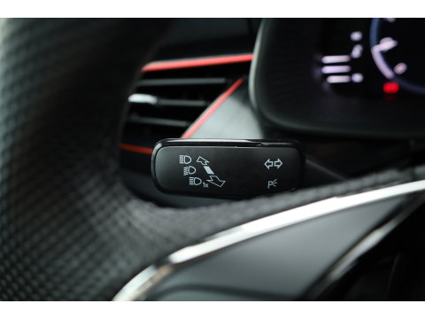 Škoda Scala 1.0 TSI Sport Business | Rijklaar!! | Dig. Cockpit | Adapt. Cruise | Camera | All Season | Apple CarPlay |