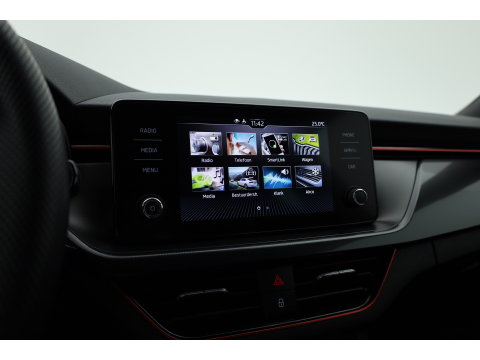 Škoda Scala 1.0 TSI Sport Business | Rijklaar!! | Dig. Cockpit | Adapt. Cruise | Camera | All Season | Apple CarPlay |
