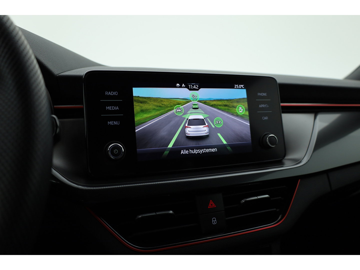 Škoda Scala 1.0 TSI Sport Business | Rijklaar!! | Dig. Cockpit | Adapt. Cruise | Camera | All Season | Apple CarPlay |