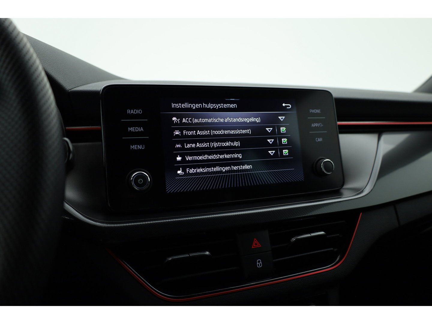 Škoda Scala 1.0 TSI Sport Business | Rijklaar!! | Dig. Cockpit | Adapt. Cruise | Camera | All Season | Apple CarPlay |