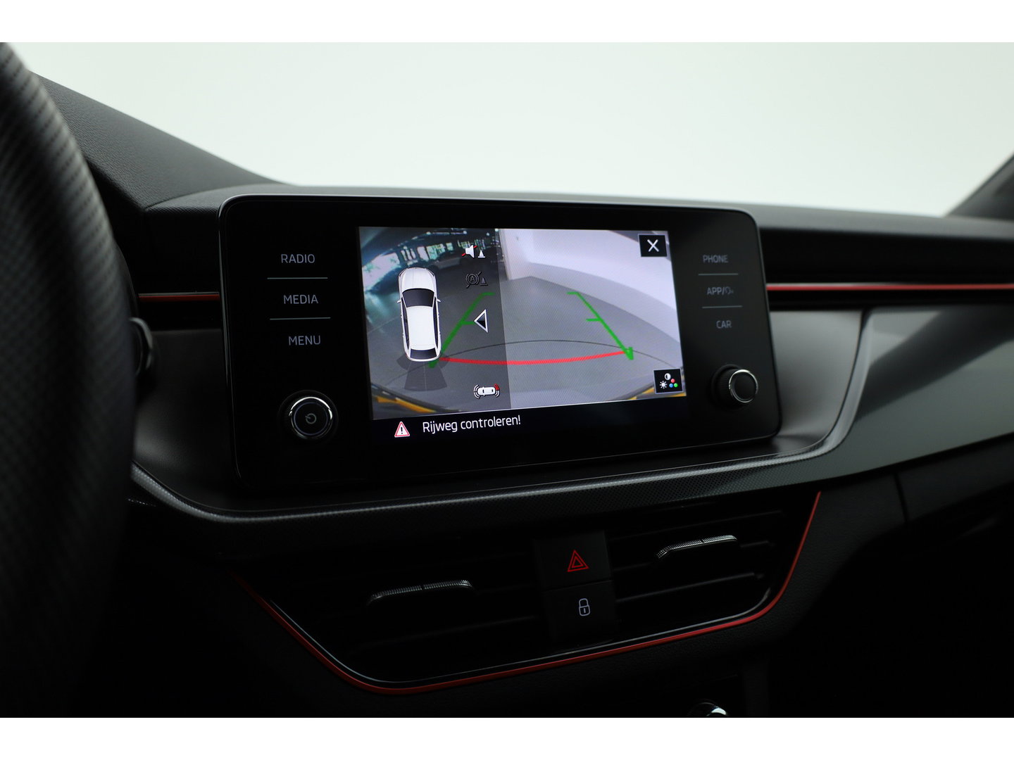 Škoda Scala 1.0 TSI Sport Business | Rijklaar!! | Dig. Cockpit | Adapt. Cruise | Camera | All Season | Apple CarPlay |