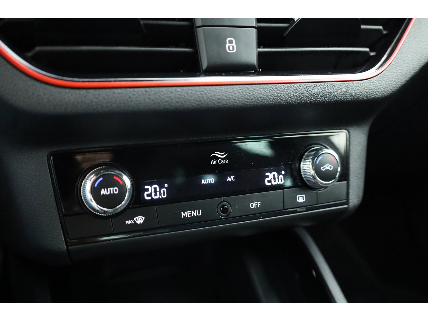 Škoda Scala 1.0 TSI Sport Business | Rijklaar!! | Dig. Cockpit | Adapt. Cruise | Camera | All Season | Apple CarPlay |