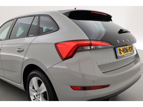 Škoda Scala 1.0 TSI Sport Business | Rijklaar!! | Dig. Cockpit | Adapt. Cruise | Camera | All Season | Apple CarPlay |