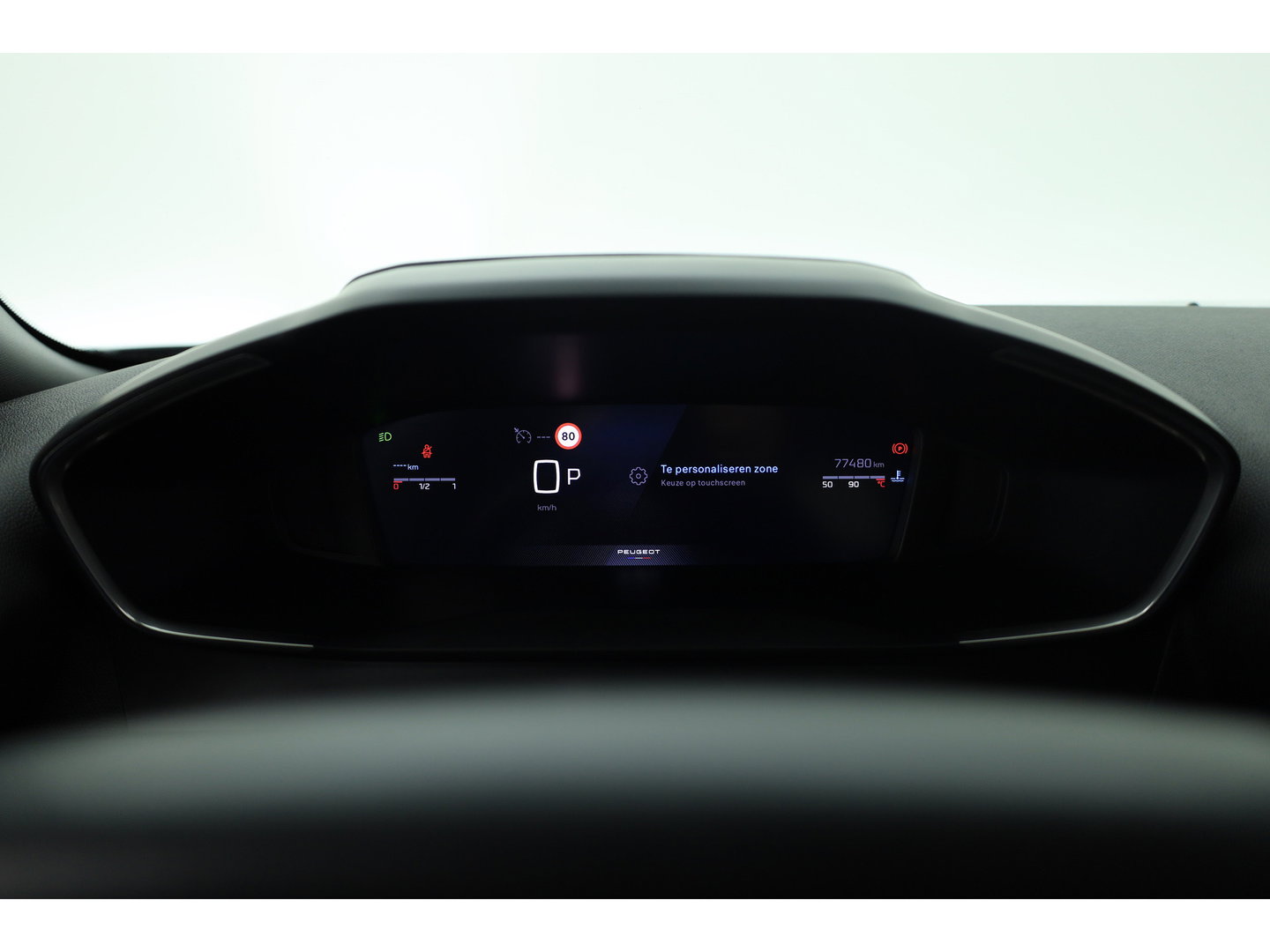 Peugeot 2008 1.2 PureTech 130 Allure | Dig. Cockpit | Trekhaak | Camera | Apple CarPlay & Android Auto | Cruise Control | Navi | 17'' R