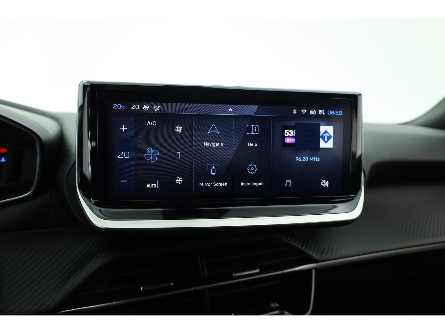 Peugeot 2008 1.2 PureTech 130 Allure | Dig. Cockpit | Trekhaak | Camera | Apple CarPlay & Android Auto | Cruise Control | Navi | 17'' R