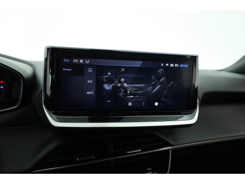 Peugeot 2008 1.2 PureTech 130 Allure | Dig. Cockpit | Trekhaak | Camera | Apple CarPlay & Android Auto | Cruise Control | Navi | 17'' R