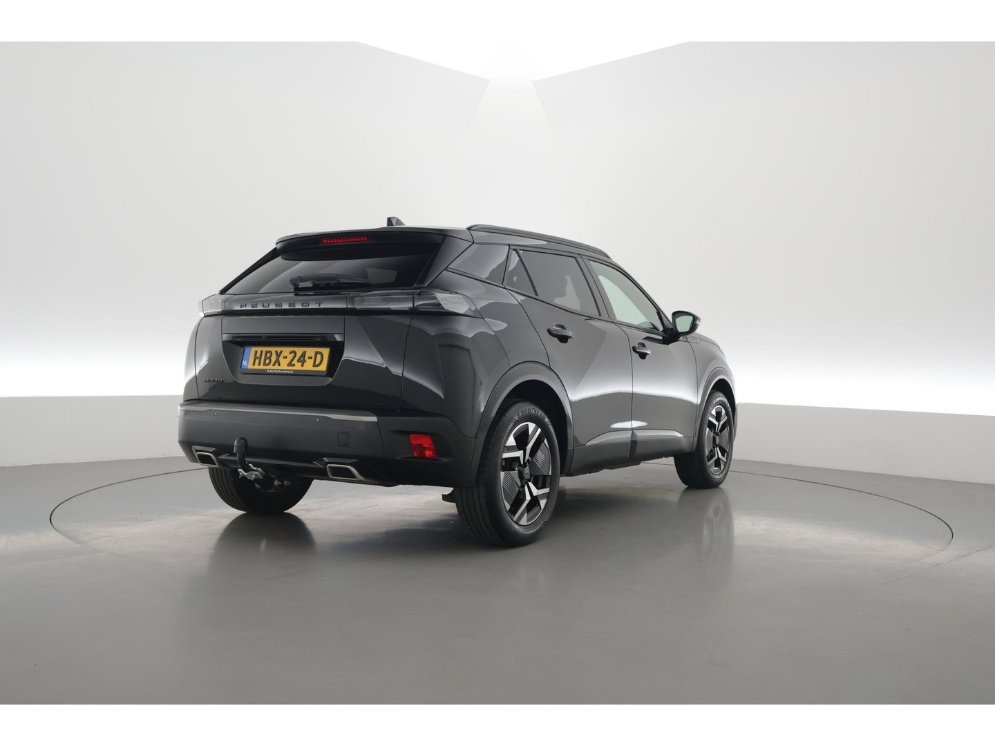 Peugeot 2008 1.2 PureTech 130 Allure | Dig. Cockpit | Trekhaak | Camera | Apple CarPlay & Android Auto | Cruise Control | Navi | 17'' R