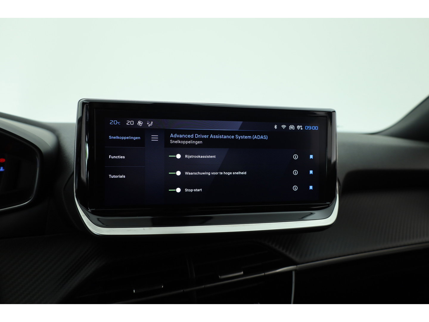 Peugeot 2008 1.2 PureTech 130 Allure | Dig. Cockpit | Trekhaak | Camera | Apple CarPlay & Android Auto | Cruise Control | Navi | 17'' R