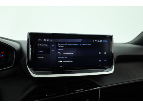 Peugeot 2008 1.2 PureTech 130 Allure | Dig. Cockpit | Trekhaak | Camera | Apple CarPlay & Android Auto | Cruise Control | Navi | 17'' R