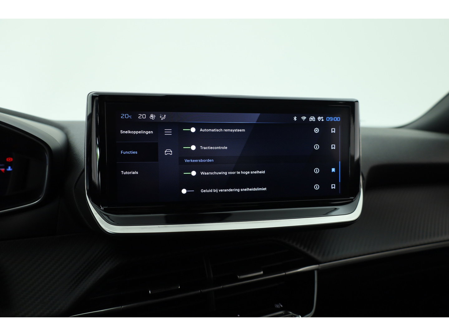 Peugeot 2008 1.2 PureTech 130 Allure | Dig. Cockpit | Trekhaak | Camera | Apple CarPlay & Android Auto | Cruise Control | Navi | 17'' R