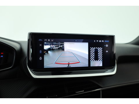 Peugeot 2008 1.2 PureTech 130 Allure | Dig. Cockpit | Trekhaak | Camera | Apple CarPlay & Android Auto | Cruise Control | Navi | 17'' R