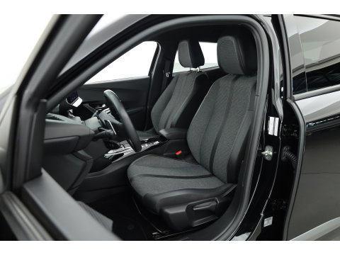 Peugeot 2008 1.2 PureTech 130 Allure | Dig. Cockpit | Trekhaak | Camera | Apple CarPlay & Android Auto | Cruise Control | Navi | 17'' R