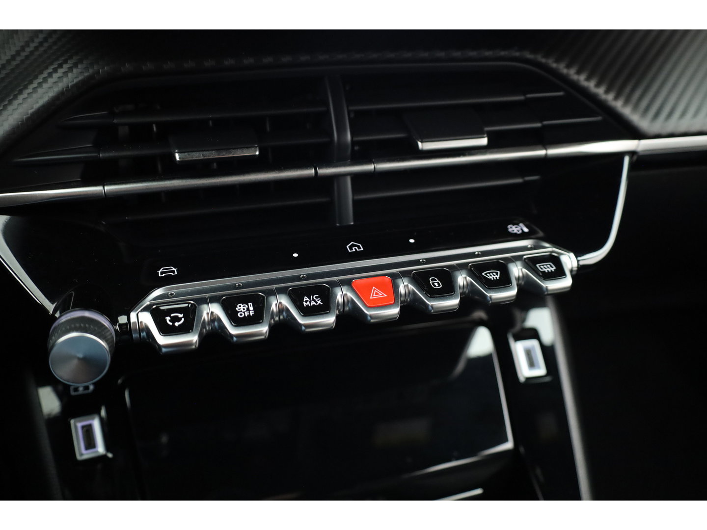 Peugeot 2008 1.2 PureTech 130 Allure | Dig. Cockpit | Trekhaak | Camera | Apple CarPlay & Android Auto | Cruise Control | Navi | 17'' R
