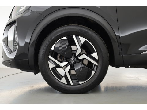 Peugeot 2008 1.2 PureTech 130 Allure | Dig. Cockpit | Trekhaak | Camera | Apple CarPlay & Android Auto | Cruise Control | Navi | 17'' R