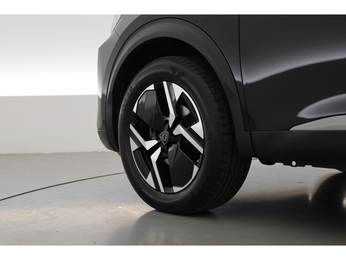 Peugeot 2008 1.2 PureTech 130 Allure | Dig. Cockpit | Trekhaak | Camera | Apple CarPlay & Android Auto | Cruise Control | Navi | 17'' R