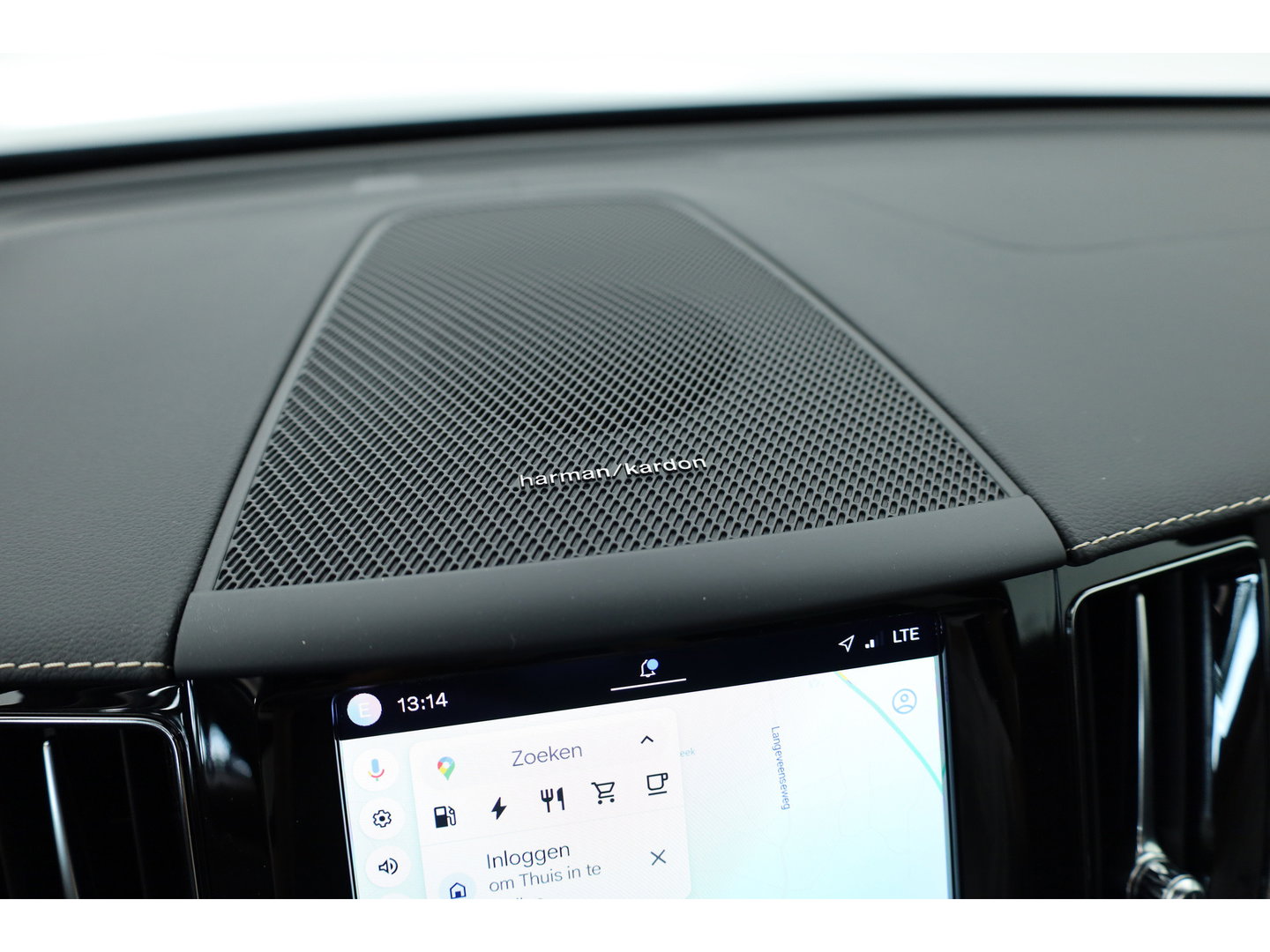 Volvo XC60 2.0 T6 Plug-in hybrid AWD R-Design Long Range | Luchtvering | Heico | Trekhaak | 360 camera | 22 inch | H&K Audio