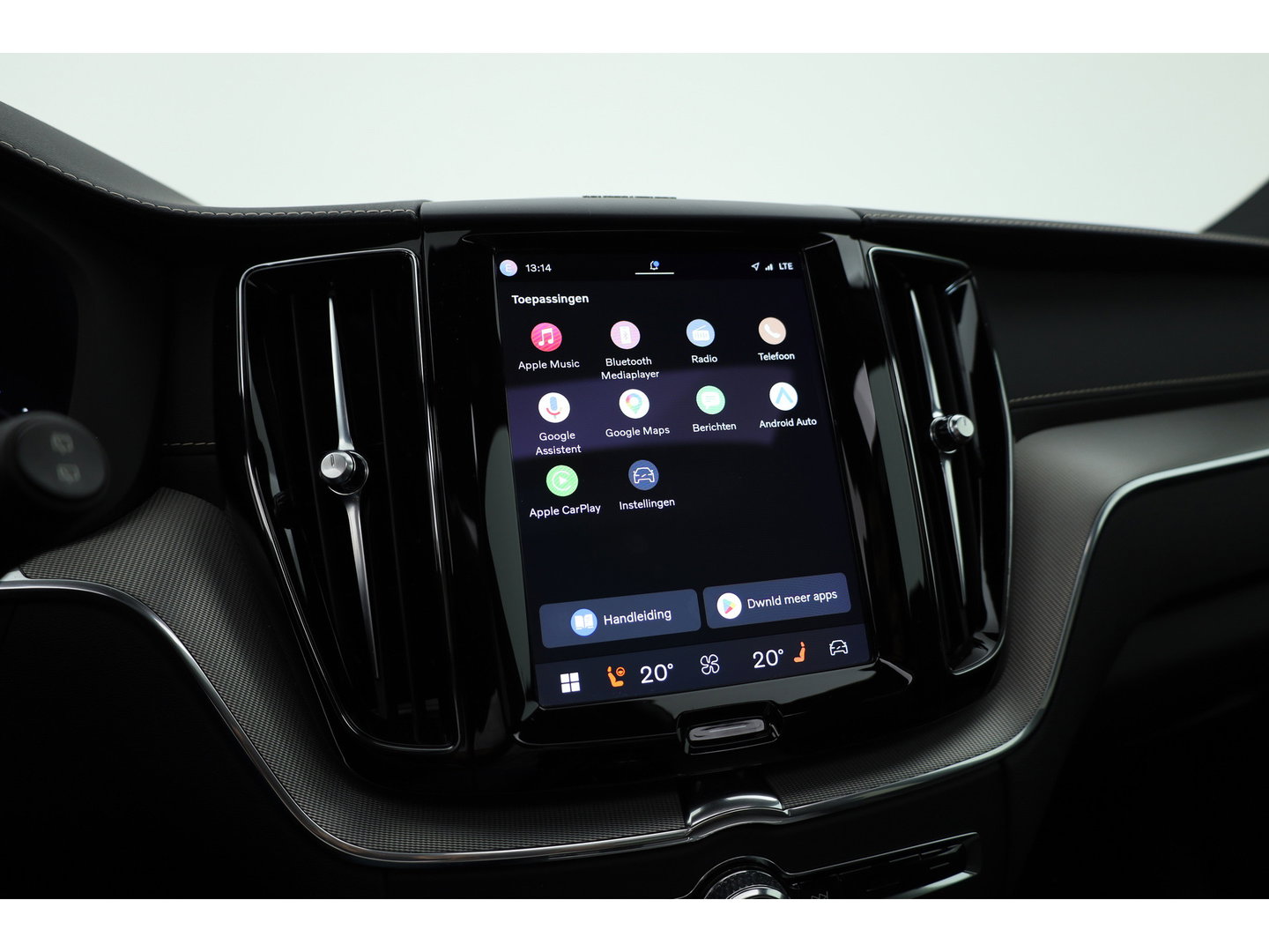 Volvo XC60 2.0 T6 Plug-in hybrid AWD R-Design Long Range | Luchtvering | Heico | Trekhaak | 360 camera | 22 inch | H&K Audio