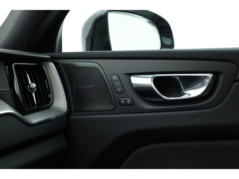Volvo XC60 2.0 T6 Plug-in hybrid AWD R-Design Long Range | Luchtvering | Heico | Trekhaak | 360 camera | 22 inch | H&K Audio