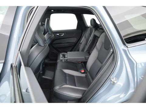 Volvo XC60 2.0 T6 Plug-in hybrid AWD R-Design Long Range | Luchtvering | Heico | Trekhaak | 360 camera | 22 inch | H&K Audio