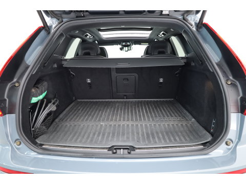 Volvo XC60 2.0 T6 Plug-in hybrid AWD R-Design Long Range | Luchtvering | Heico | Trekhaak | 360 camera | 22 inch | H&K Audio