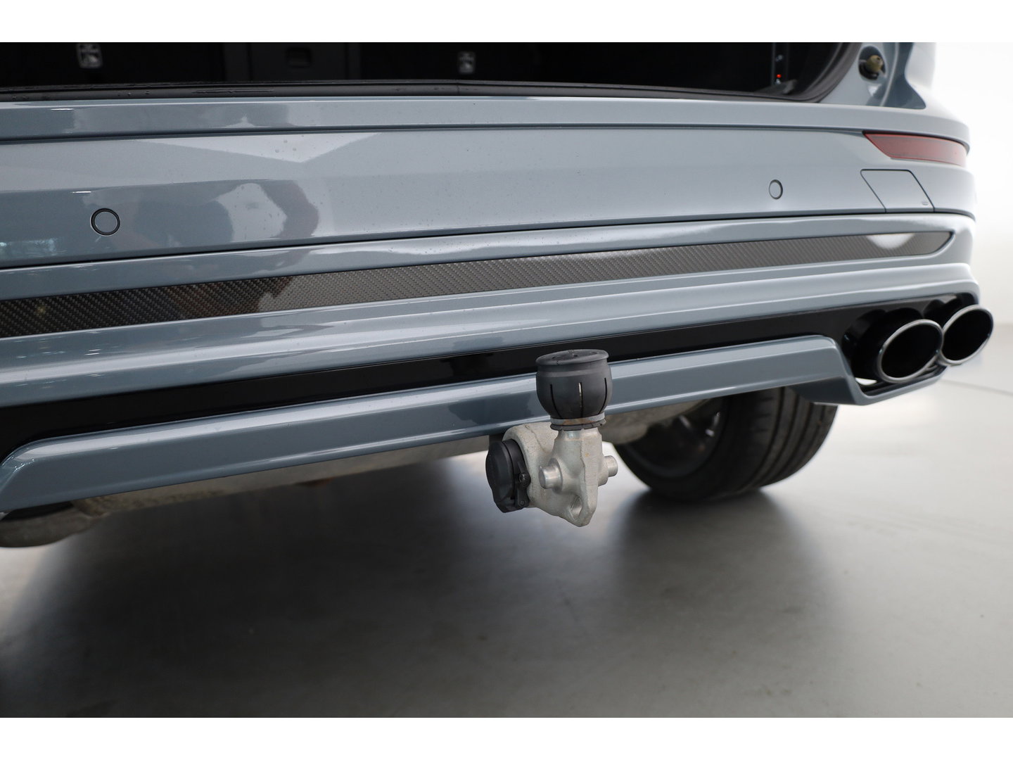 Volvo XC60 2.0 T6 Plug-in hybrid AWD R-Design Long Range | Luchtvering | Heico | Trekhaak | 360 camera | 22 inch | H&K Audio