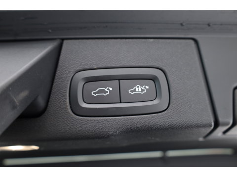 Volvo XC60 2.0 T6 Plug-in hybrid AWD R-Design Long Range | Luchtvering | Heico | Trekhaak | 360 camera | 22 inch | H&K Audio