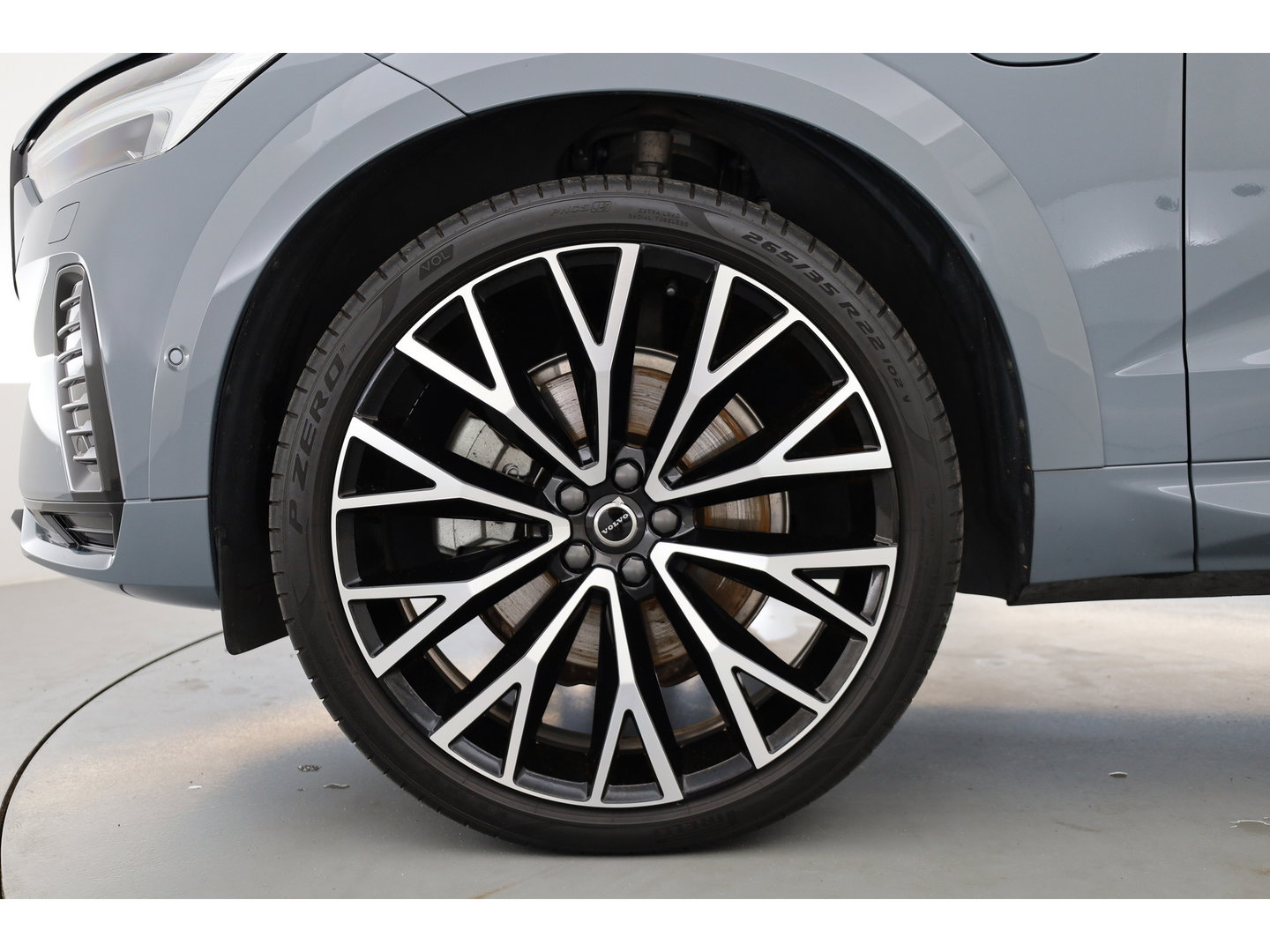 Volvo XC60 2.0 T6 Plug-in hybrid AWD R-Design Long Range | Luchtvering | Heico | Trekhaak | 360 camera | 22 inch | H&K Audio