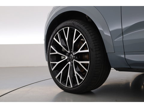Volvo XC60 2.0 T6 Plug-in hybrid AWD R-Design Long Range | Luchtvering | Heico | Trekhaak | 360 camera | 22 inch | H&K Audio